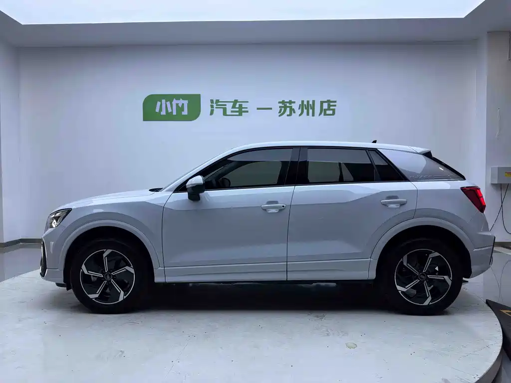 Audi Q2L e-tron — миниатюра 8