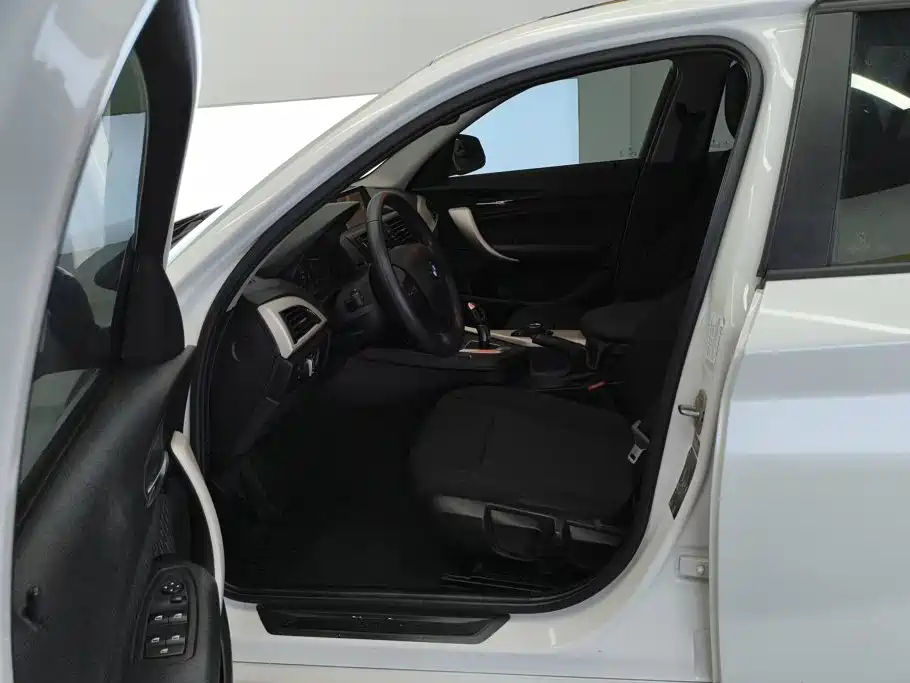 BMW 1 Series (Import) — миниатюра 9