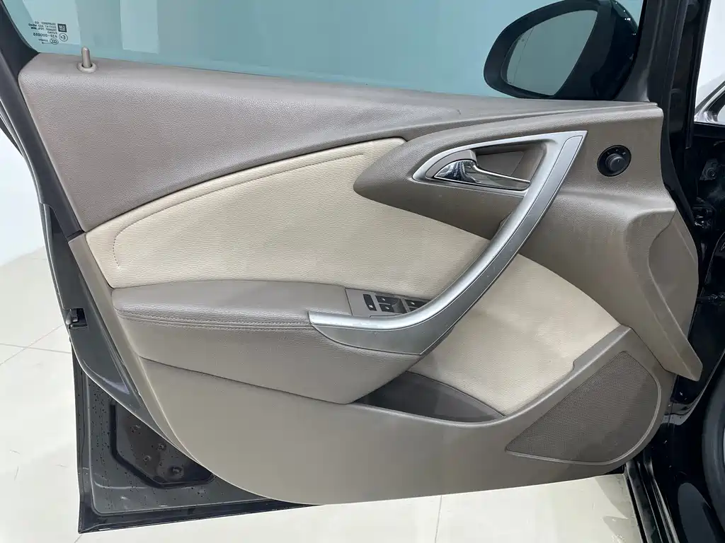 Buick Excelle — миниатюра 8