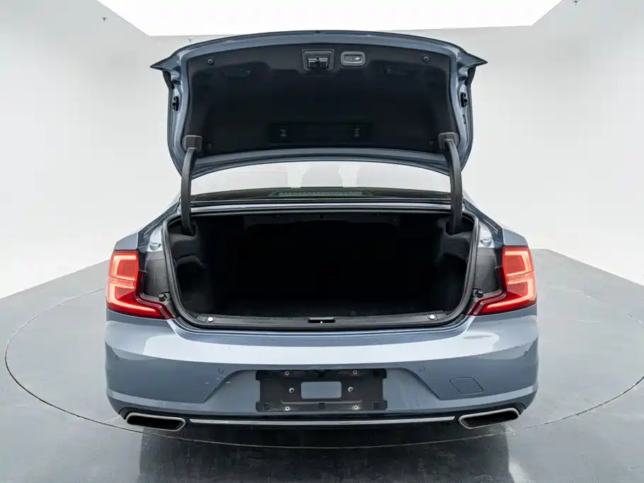 Volvo S90 — миниатюра 26