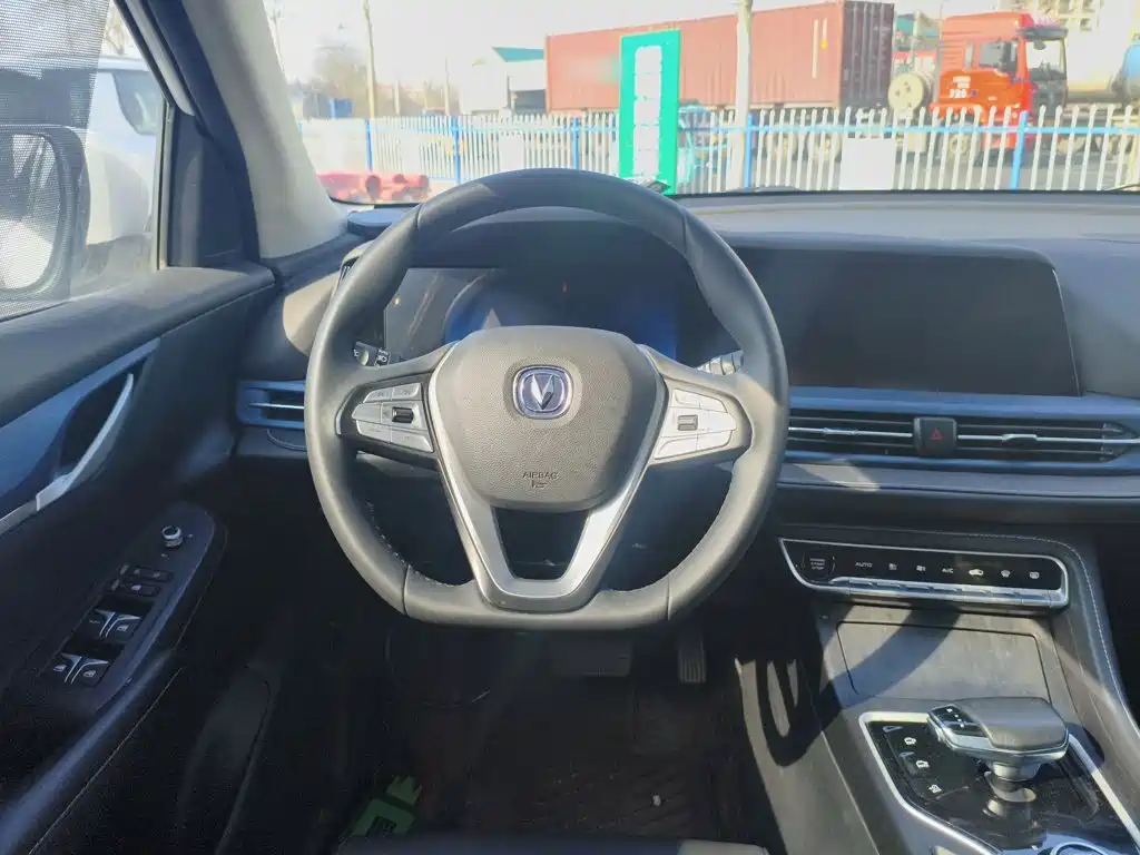 Changan CS55 EV — миниатюра 11