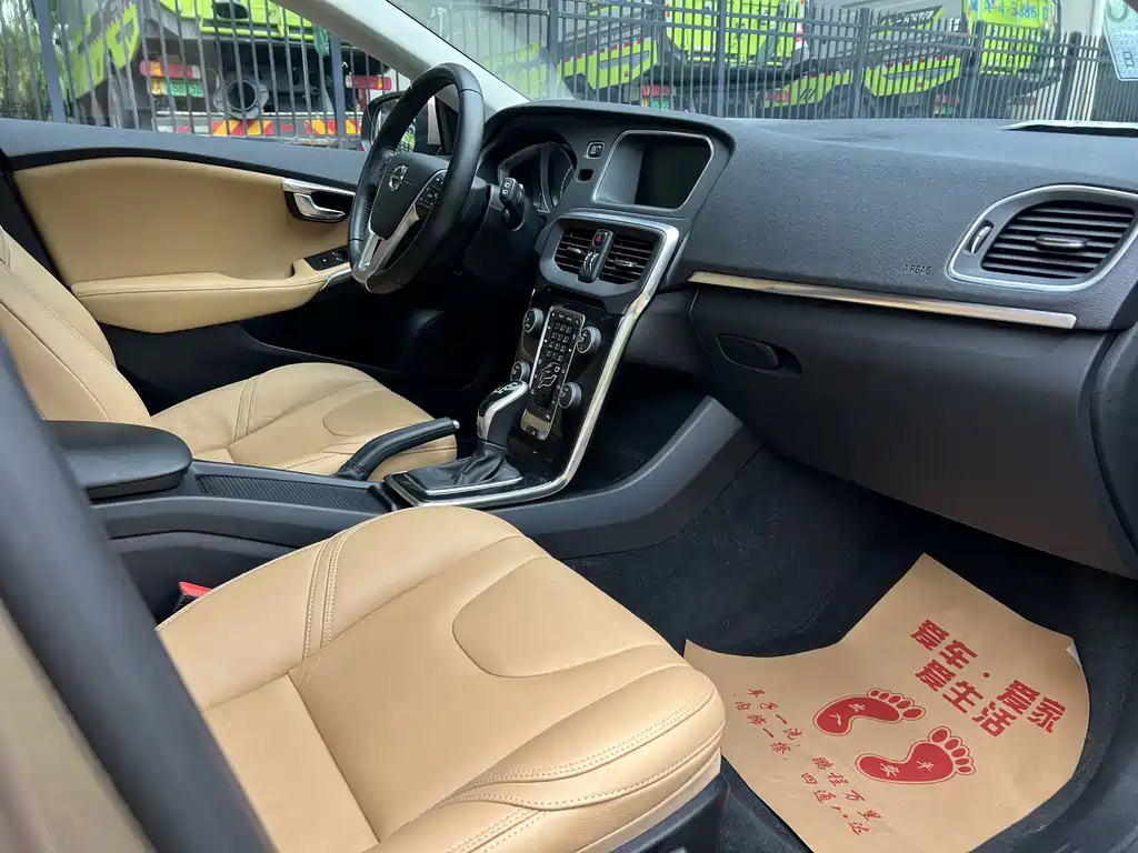 Volvo V40 — миниатюра 6