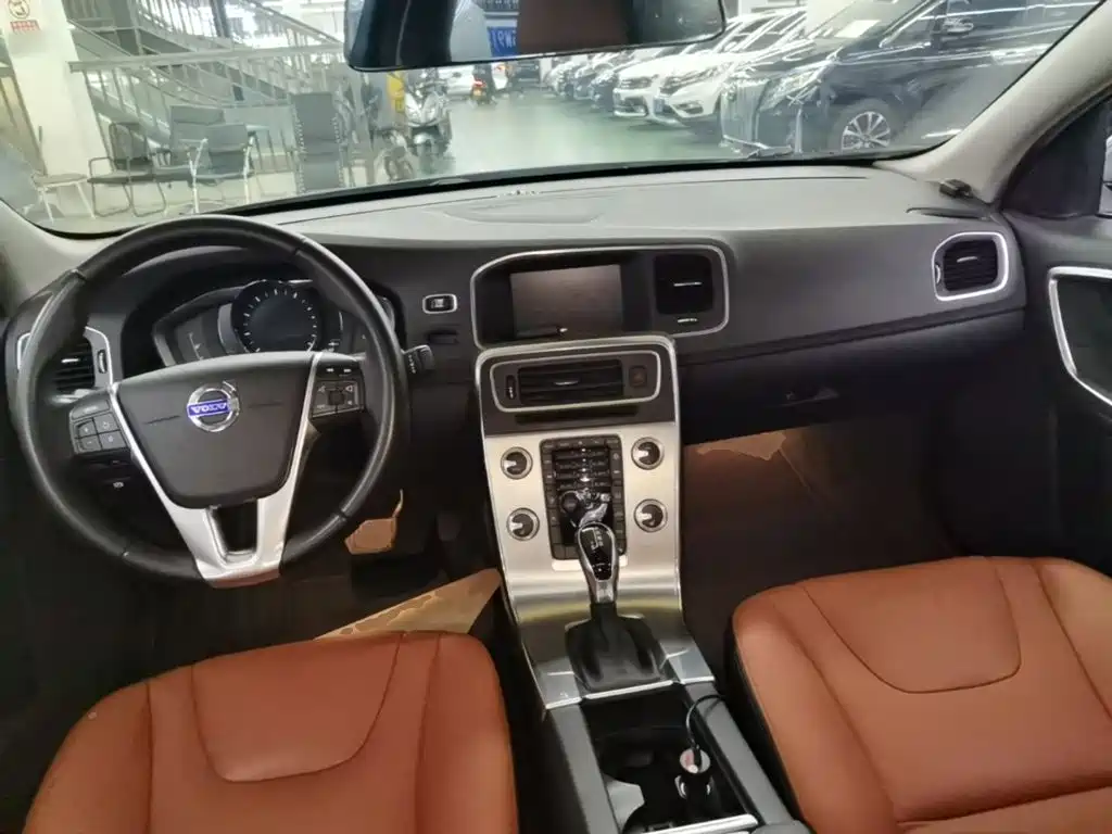 Volvo S60 — миниатюра 10