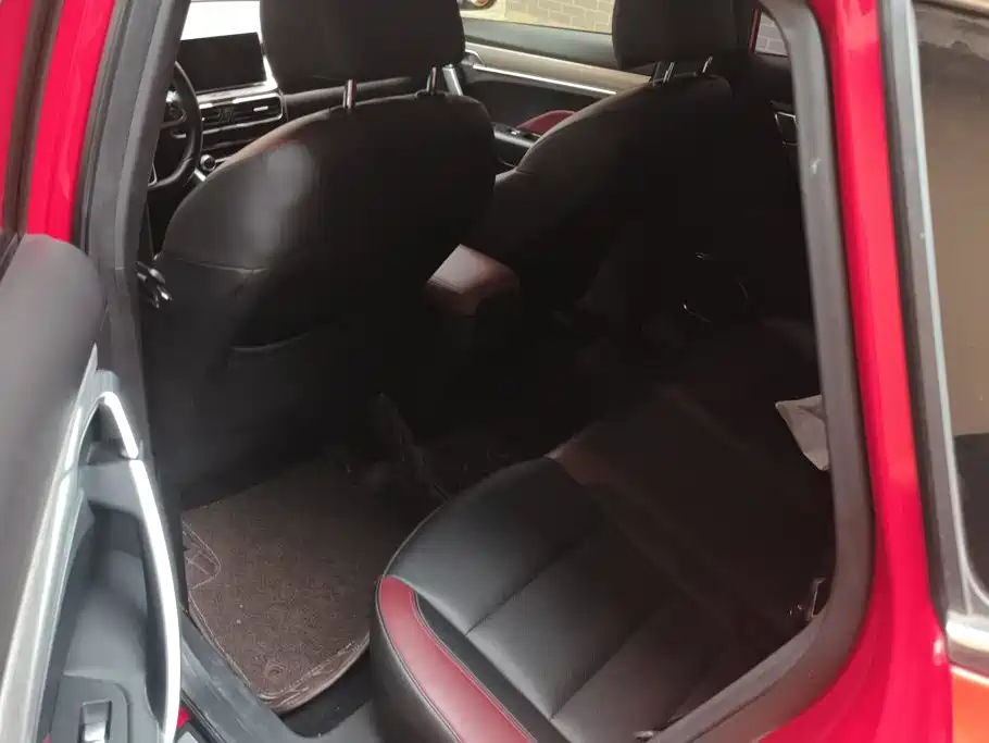 Geely Binyue — миниатюра 11