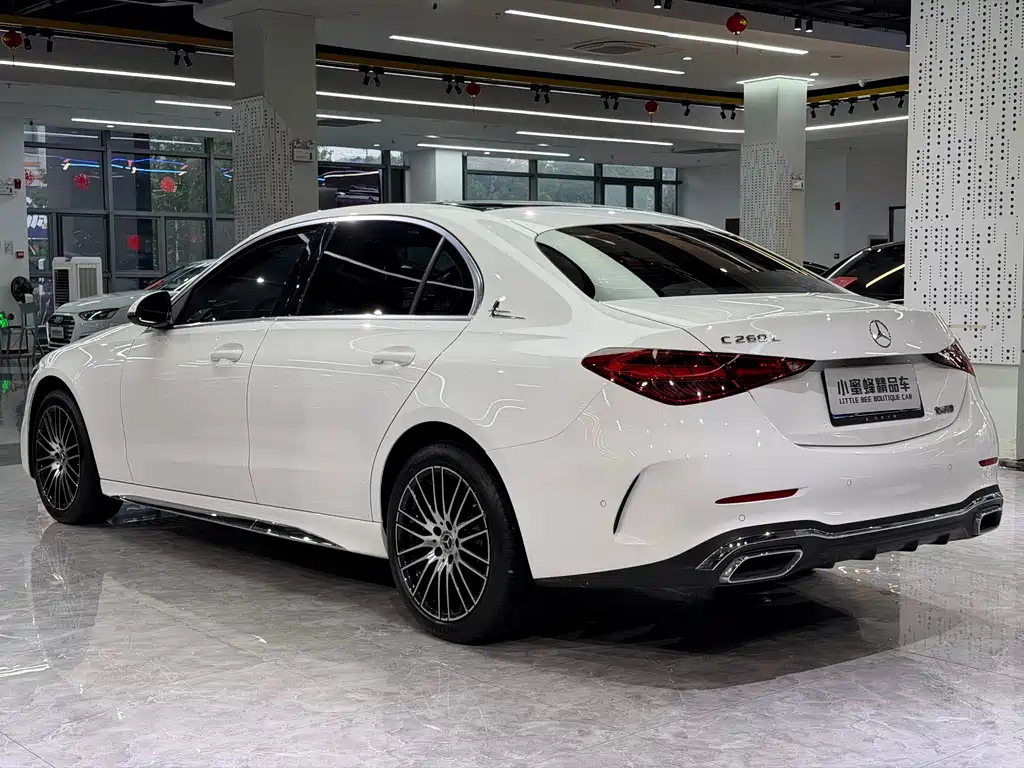 Mercedes-Benz C-Class — миниатюра 13