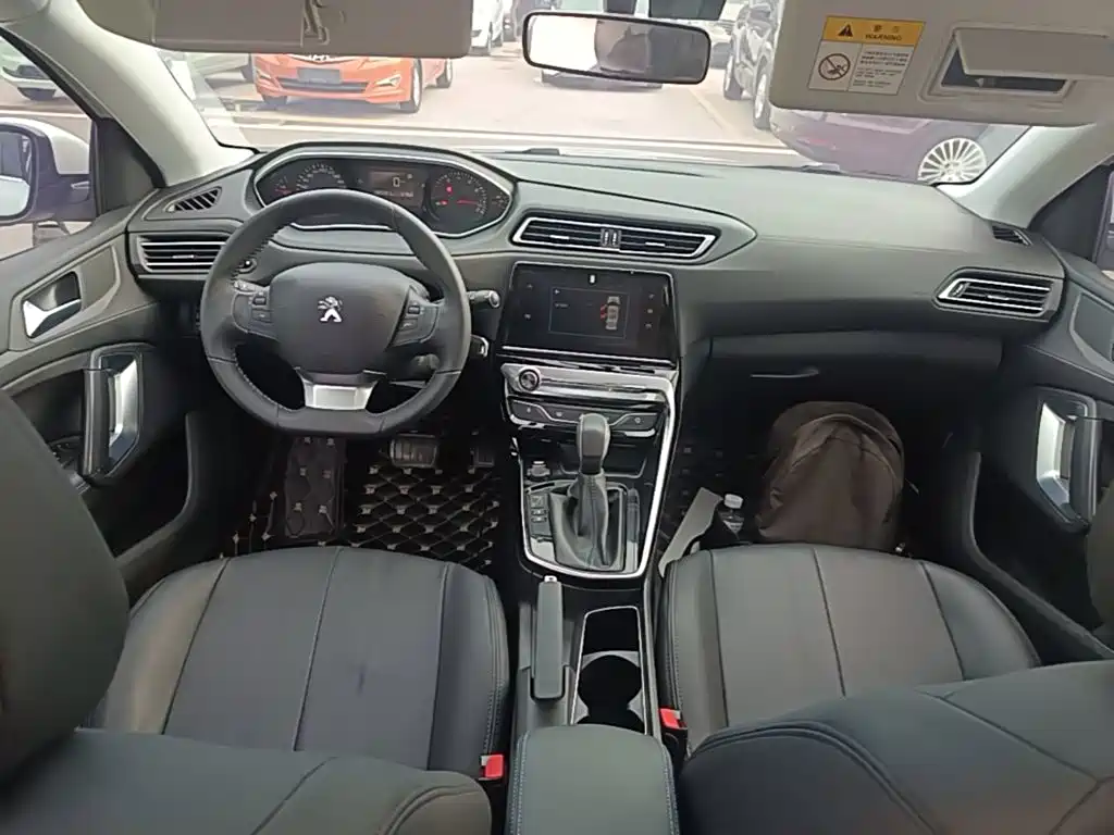 Peugeot 308 — миниатюра 10