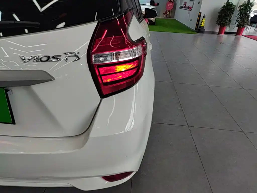 Toyota Vios FS — миниатюра 8
