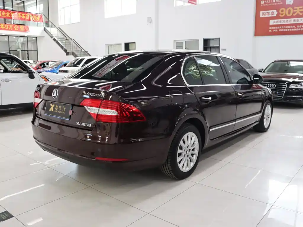 Skoda Superb — миниатюра 9
