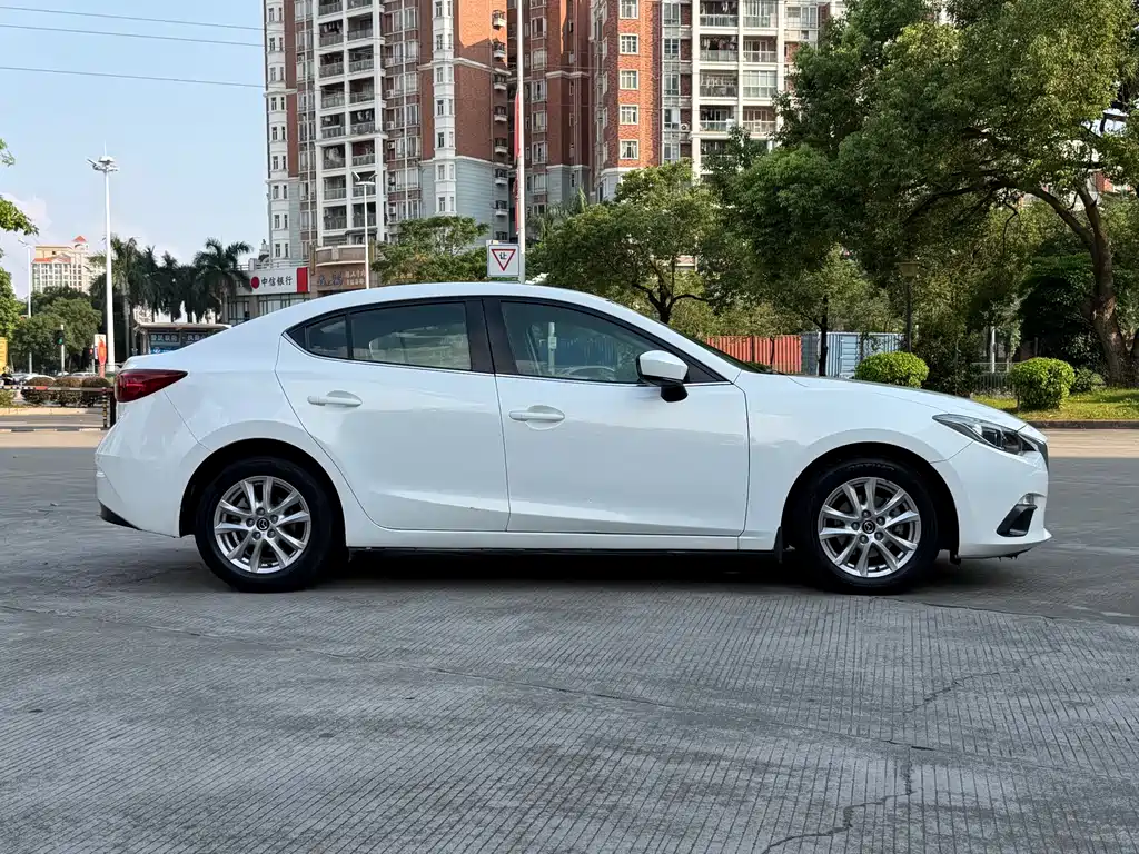 Mazda 3 Axela — миниатюра 13