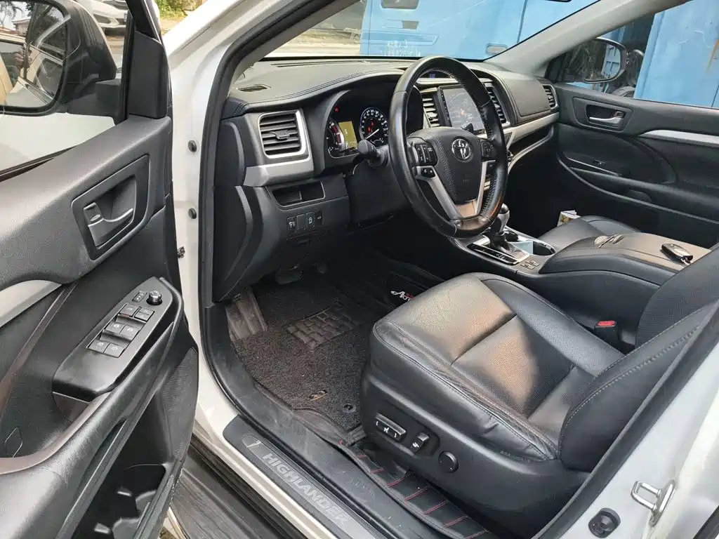 Toyota Highlander — миниатюра 12
