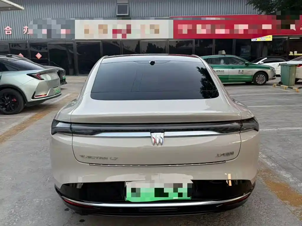 Buick Electra L7 — миниатюра 8