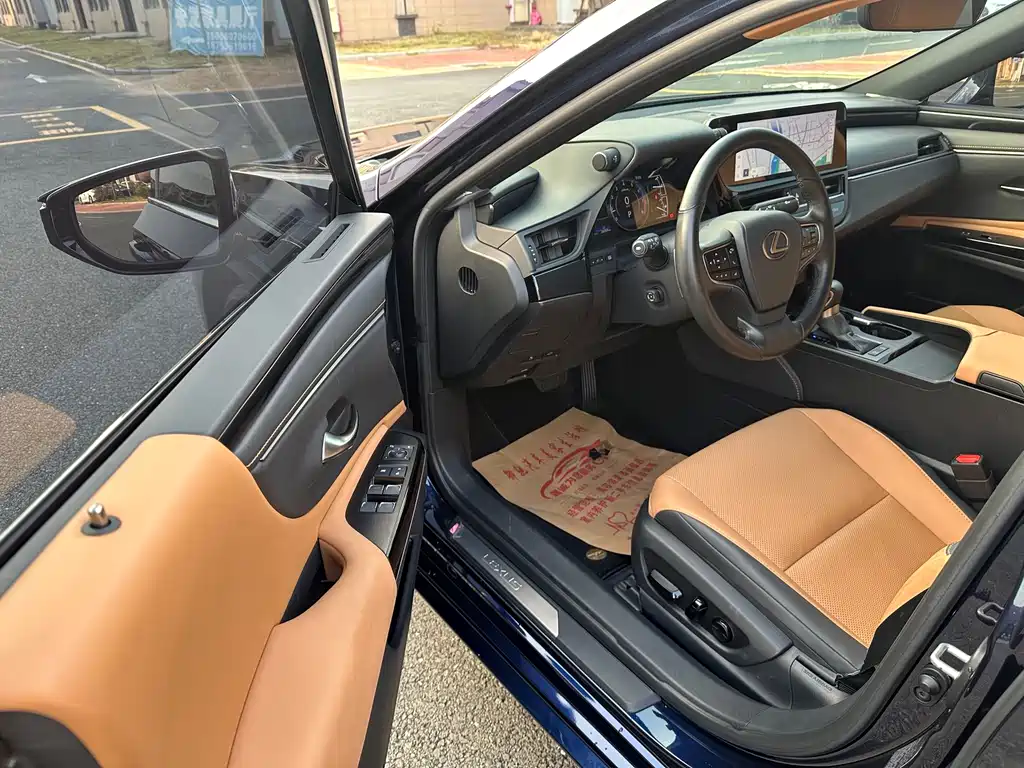 Lexus ES — миниатюра 7
