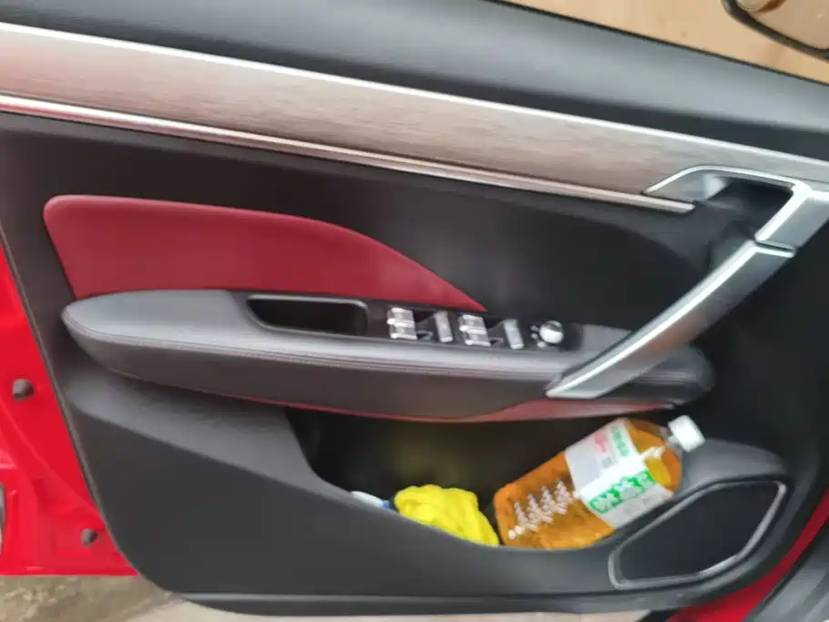 Geely Binyue — миниатюра 7