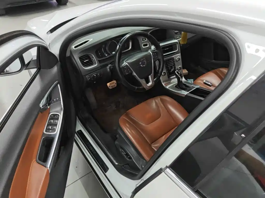 Volvo S60 — миниатюра 16