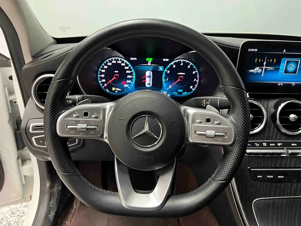 Mercedes-Benz C-Class — миниатюра 8