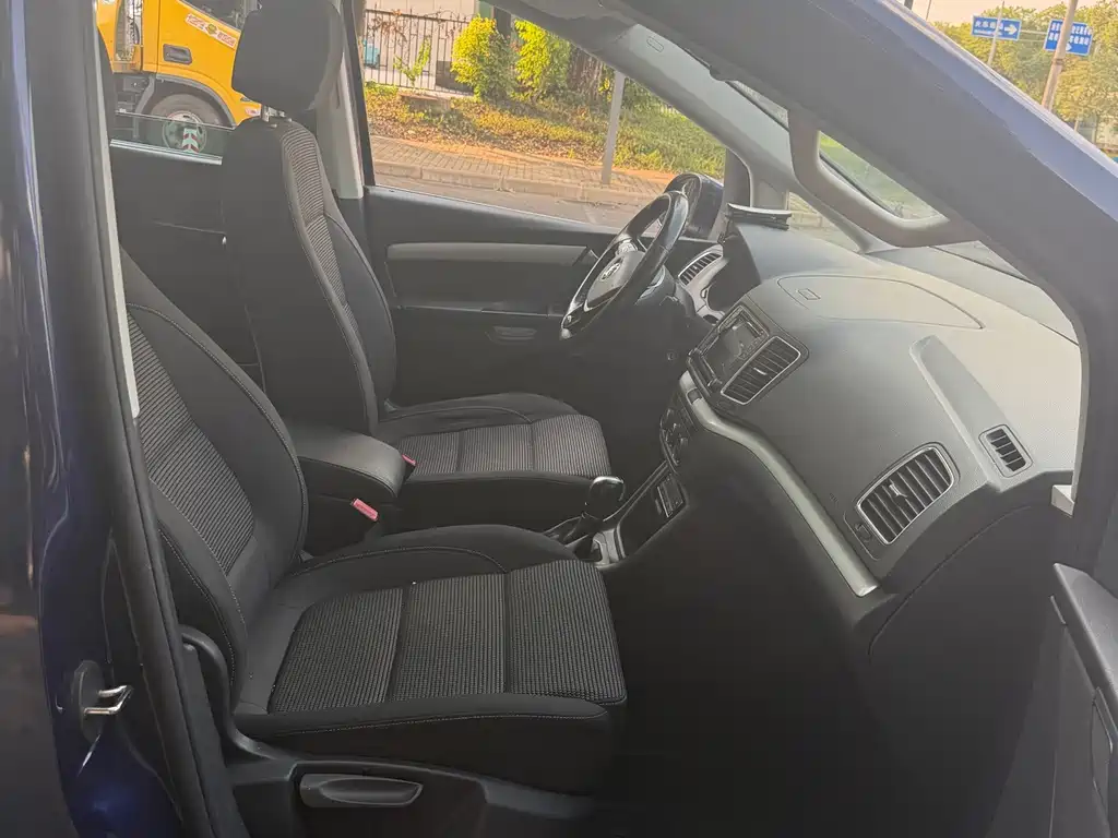 Volkswagen Sharan — миниатюра 9