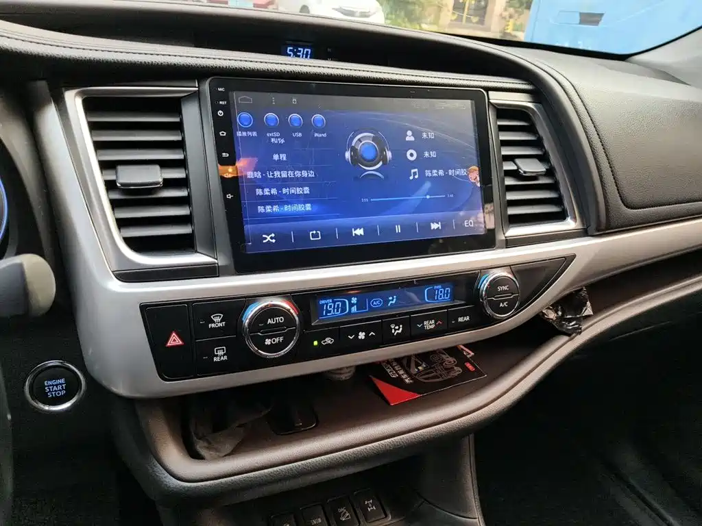 Toyota Highlander — миниатюра 9