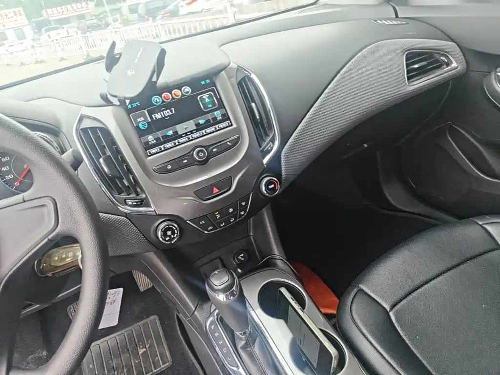 Chevrolet Cruze — миниатюра 13