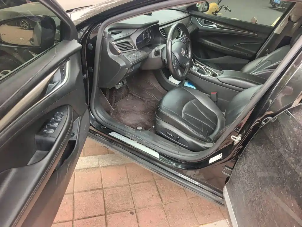 Buick LaCrosse — миниатюра 24