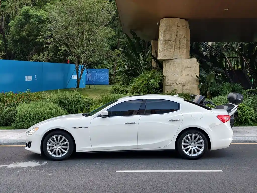 Maserati Ghibli — миниатюра 6