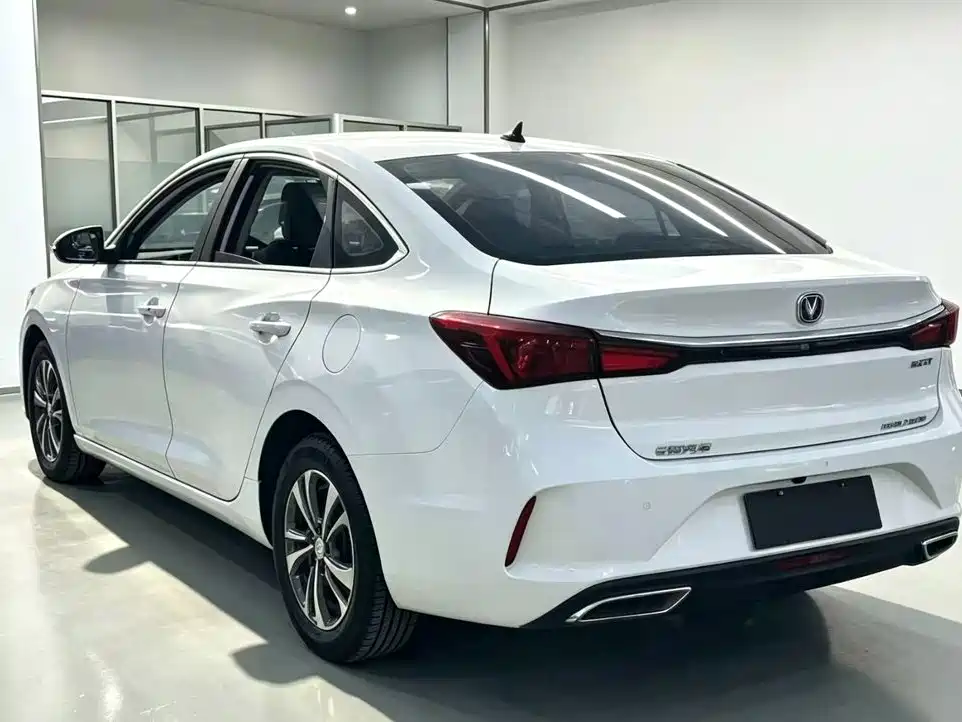 Changan Eado — миниатюра 5