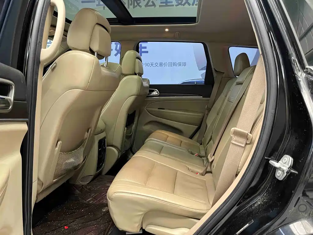 Jeep Grand Cherokee (Import) — миниатюра 13