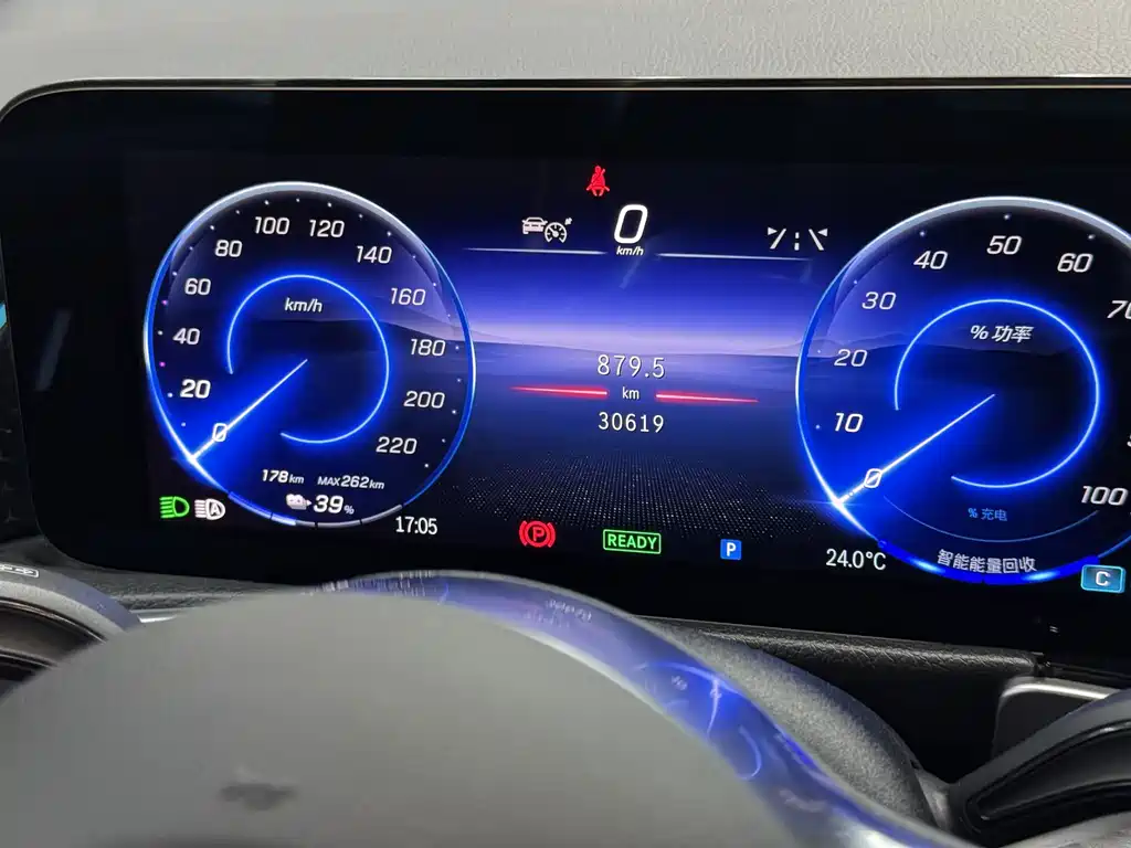 Mercedes-Benz EQB — миниатюра 14