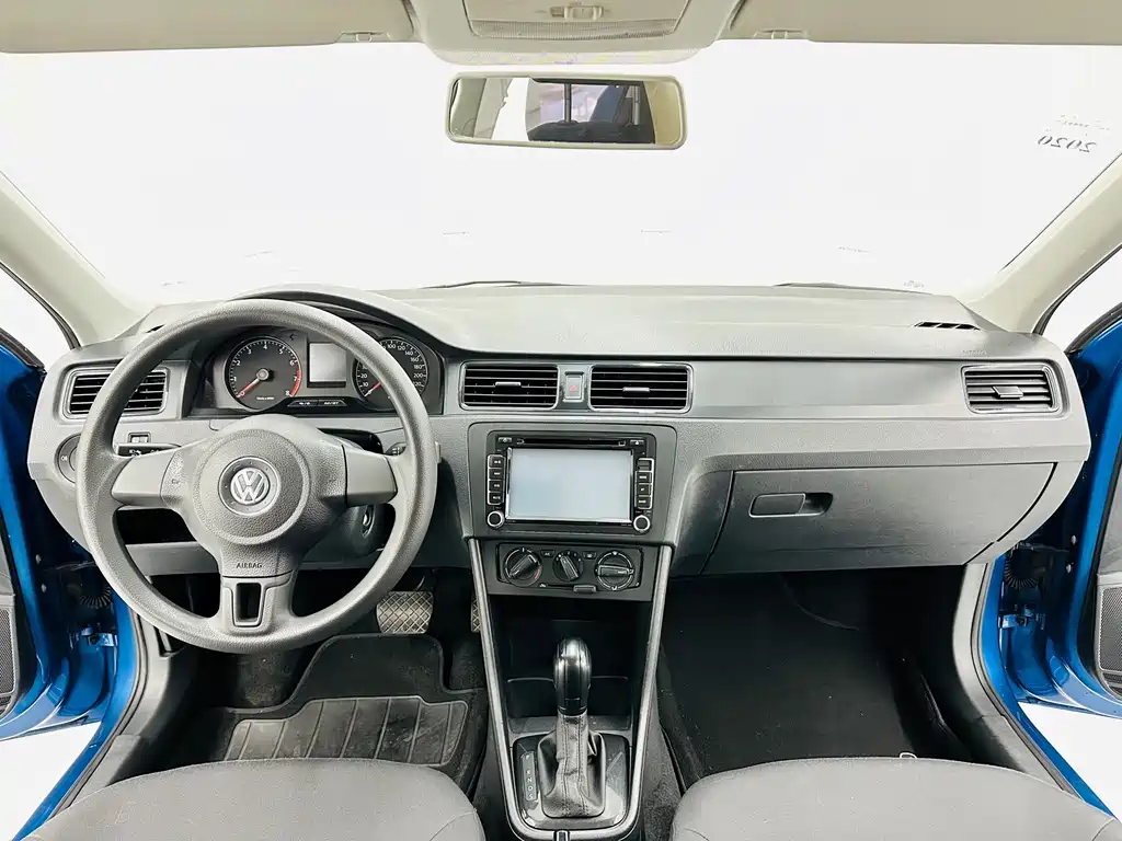 Volkswagen Santana — миниатюра 12