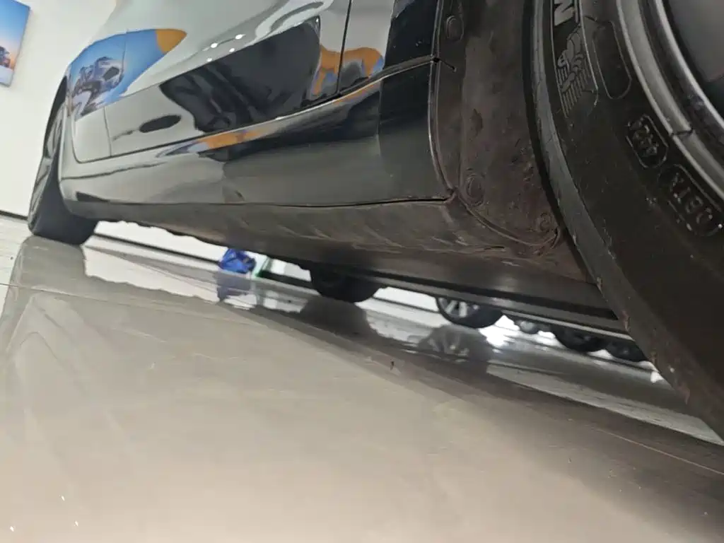 Tesla Model 3 — миниатюра 21