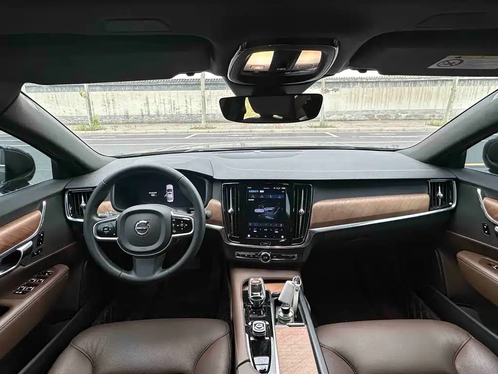 Volvo S90 — миниатюра 6