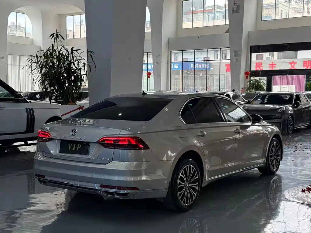 Volkswagen Phideon — миниатюра 7