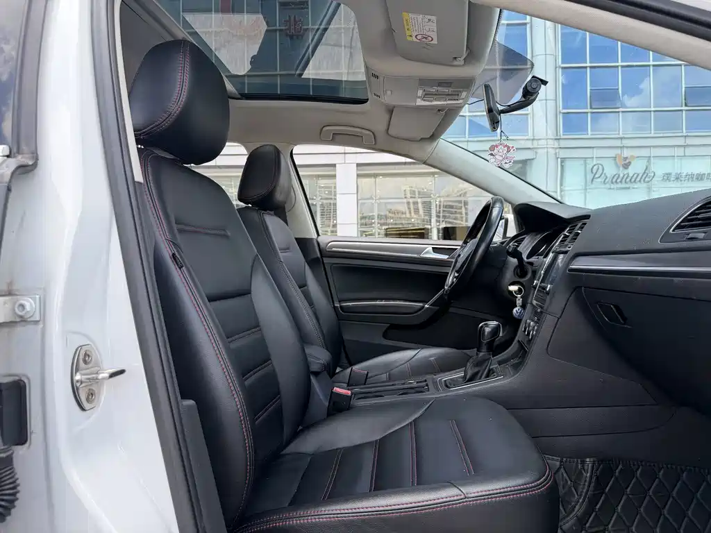 Volkswagen Golf — миниатюра 9