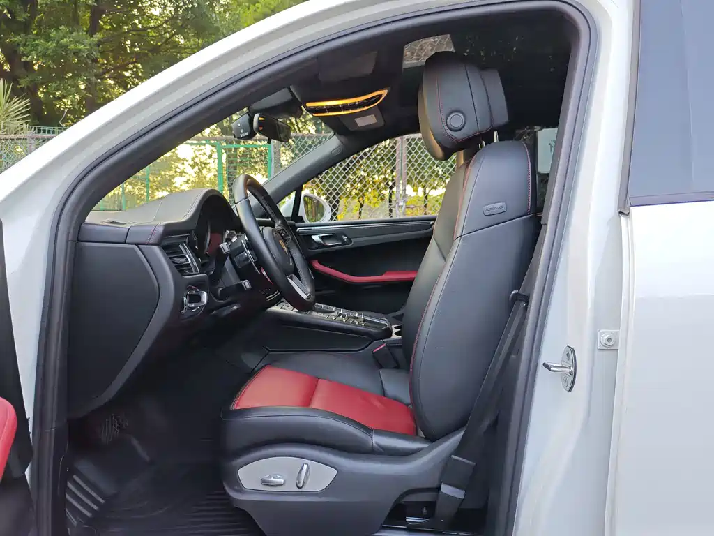 Porsche Macan — миниатюра 5