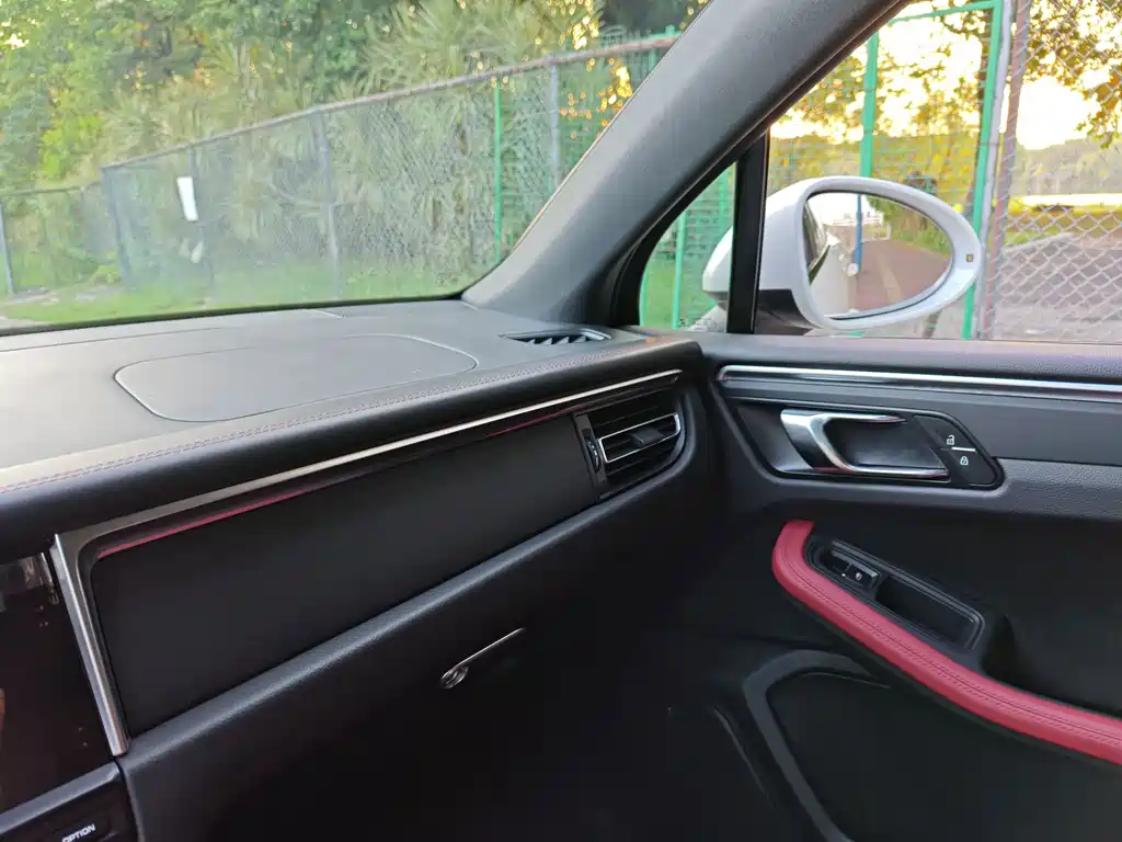 Porsche Macan — миниатюра 25