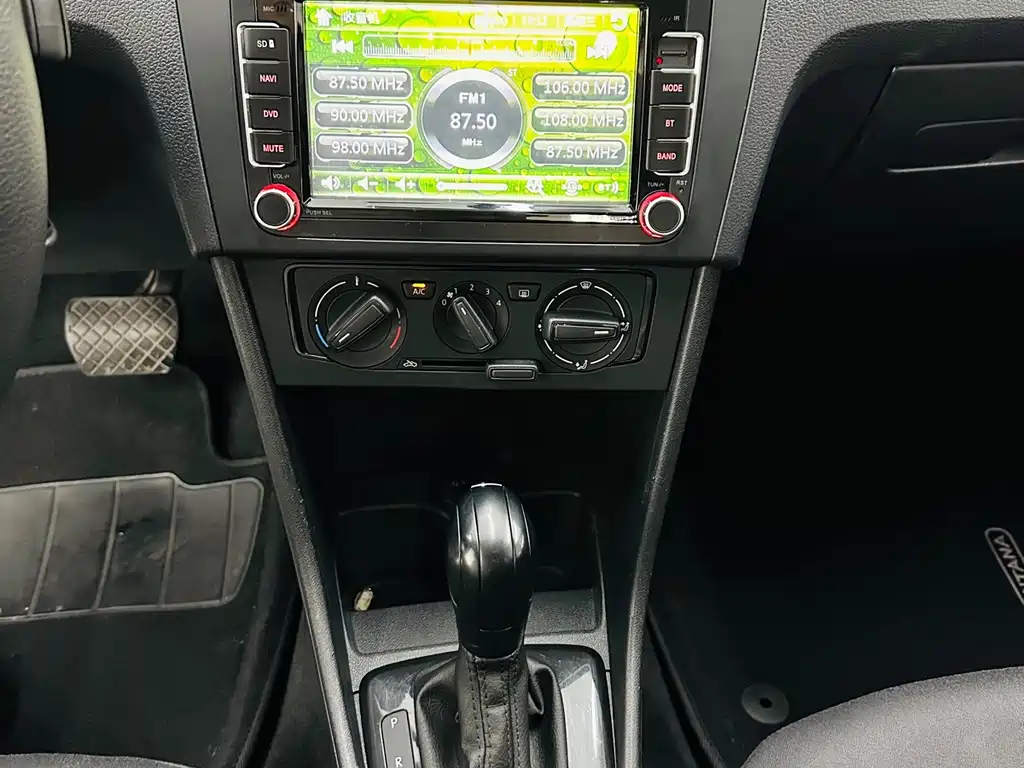 Volkswagen Santana — миниатюра 16