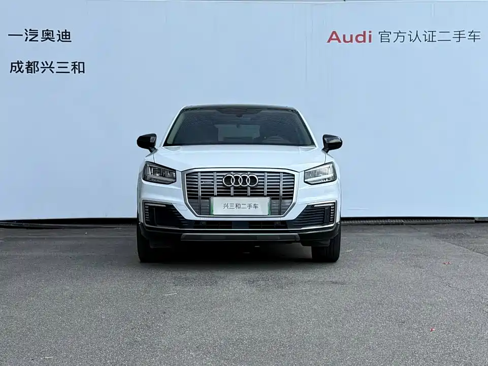 Audi Q2L e-tron — миниатюра 2