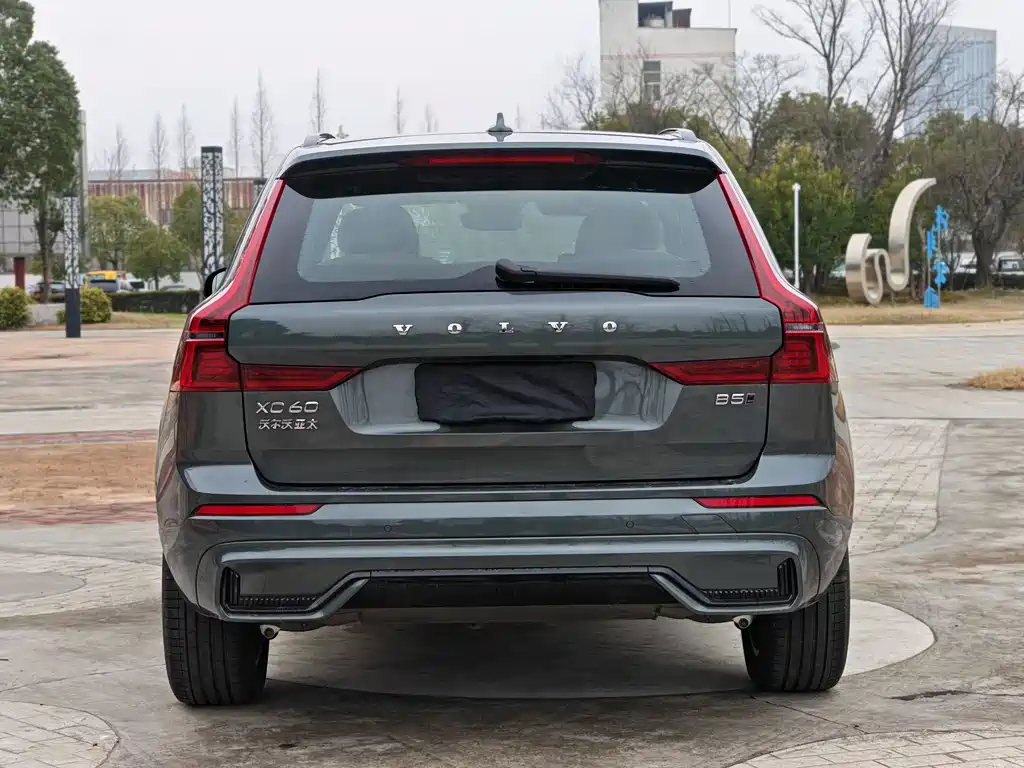 Volvo XC60 2026 B5 Sport