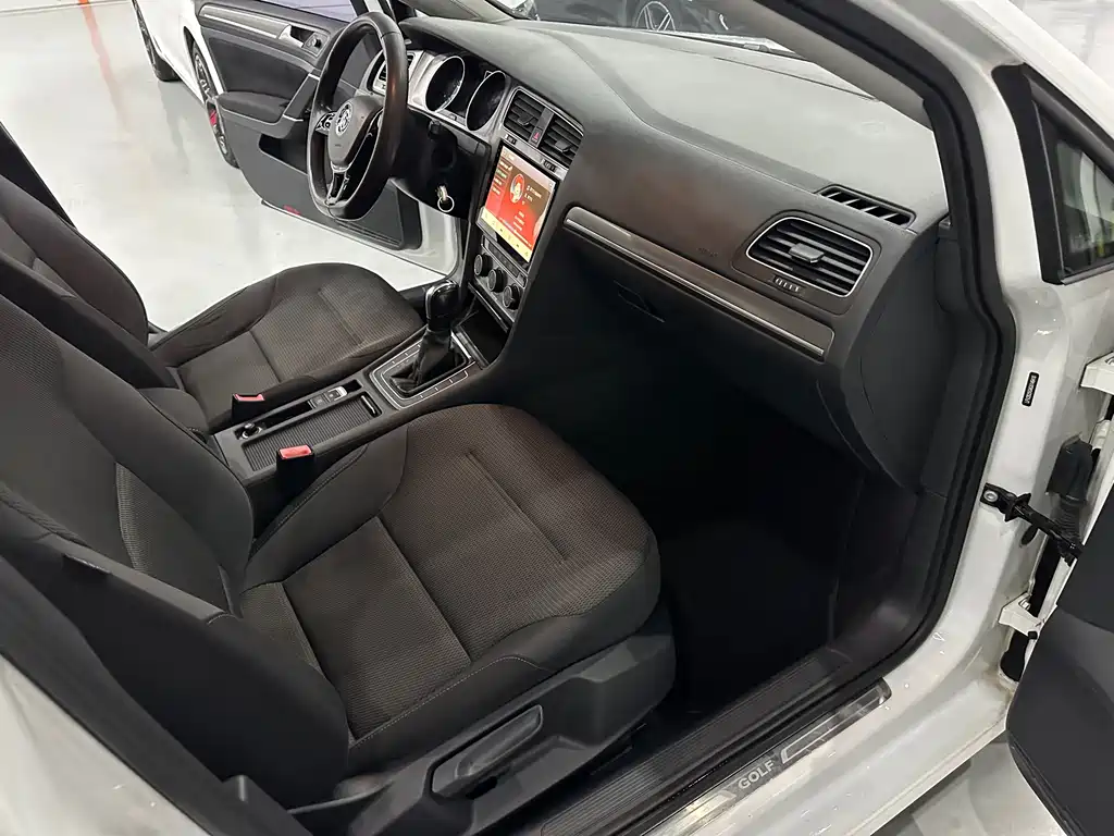 Volkswagen Golf — миниатюра 6