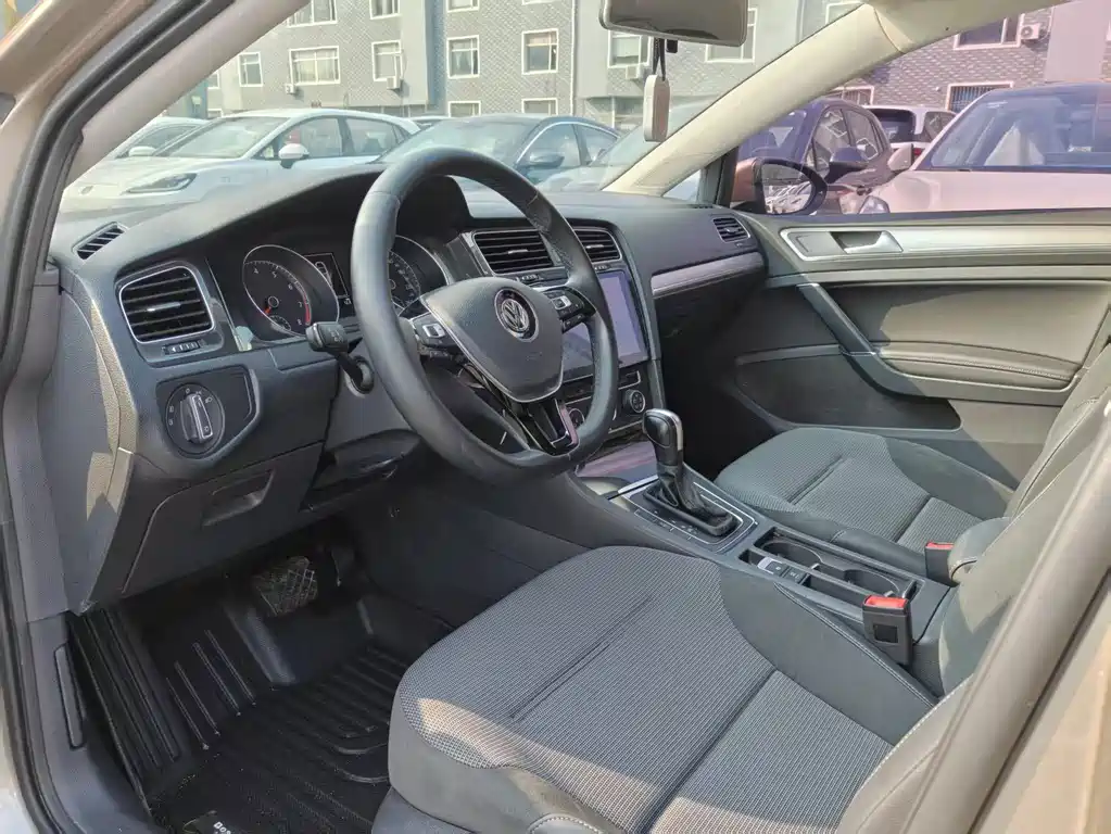 Volkswagen Golf — миниатюра 4