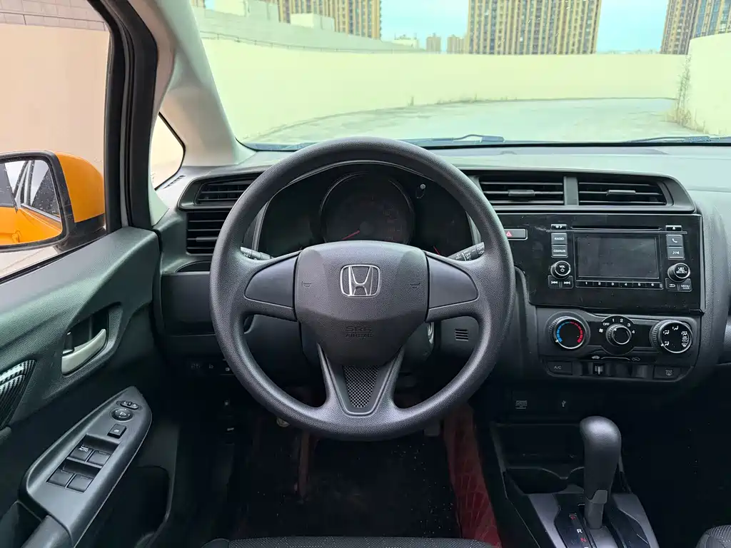 Honda Fit — миниатюра 8