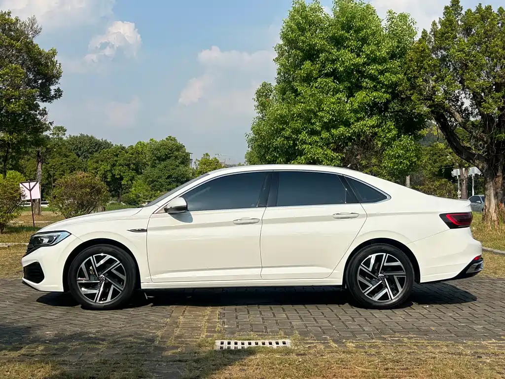 Volkswagen Sagitar — миниатюра 7
