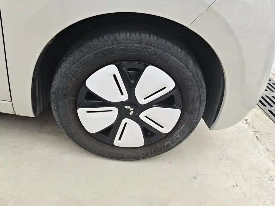 Wuling MINIEV — миниатюра 6