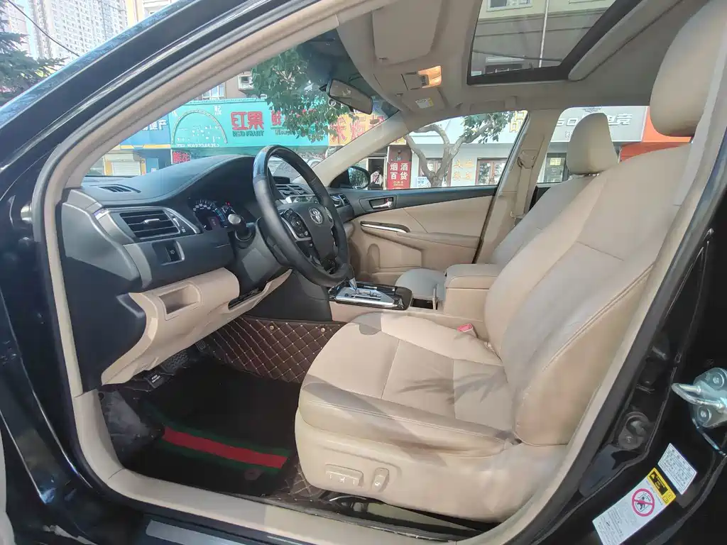 Toyota Camry — миниатюра 7