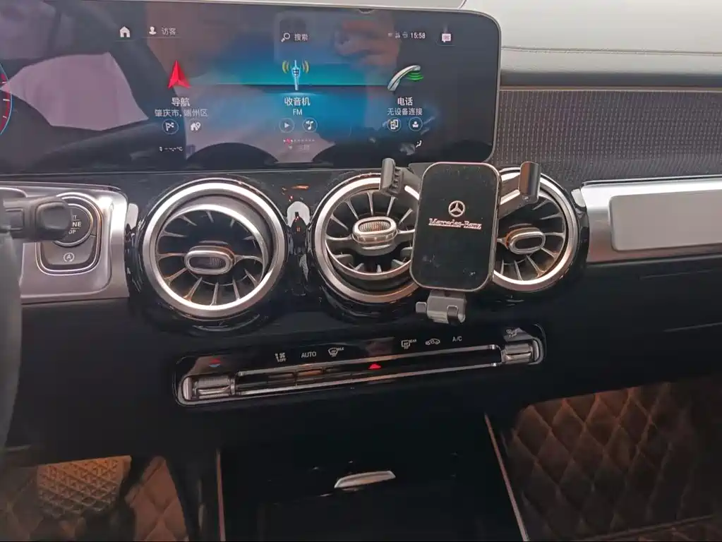 Mercedes-Benz GLB — миниатюра 9