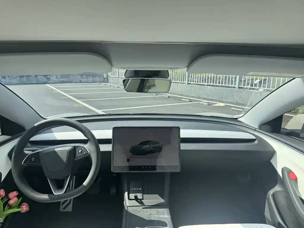 Tesla Model 3 — миниатюра 8