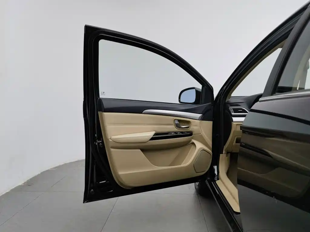 Great Wall Great Wall C30 — миниатюра 8