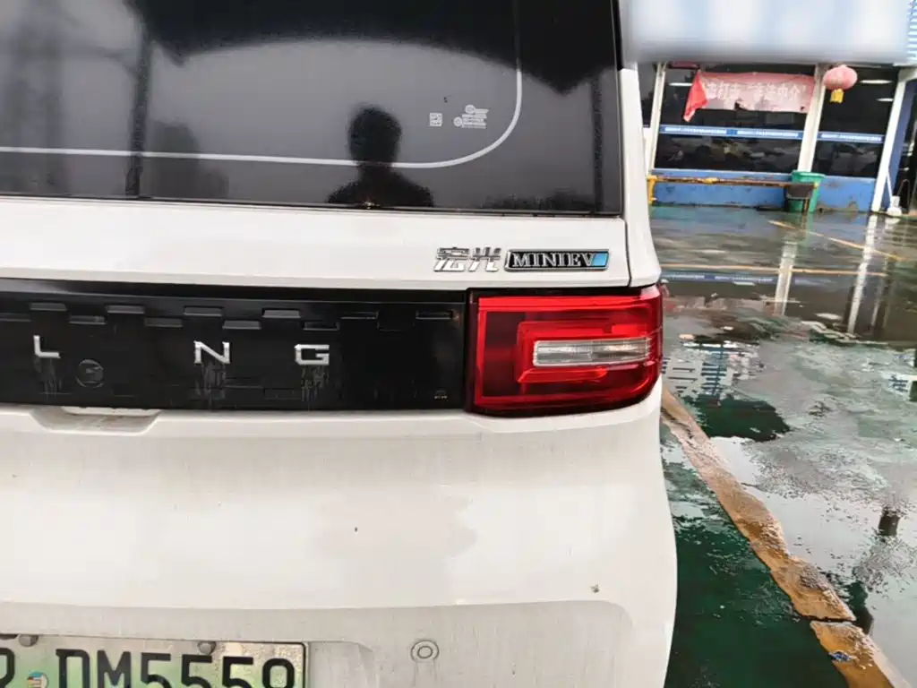 Wuling MINIEV — миниатюра 8