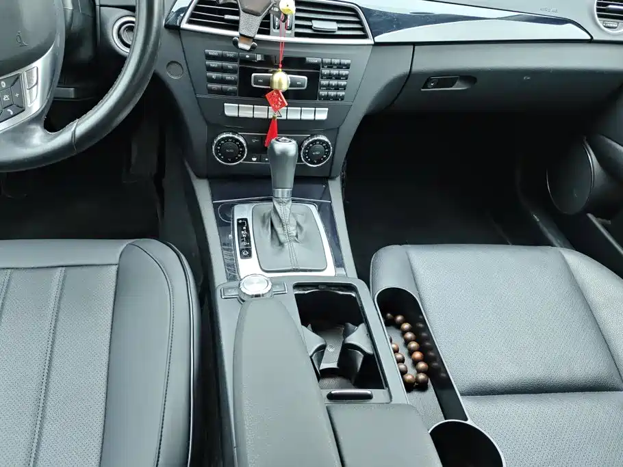 Mercedes-Benz C-Class — миниатюра 16