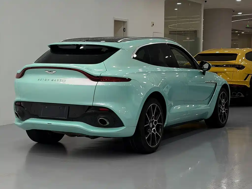 Aston Martin DBX — миниатюра 7
