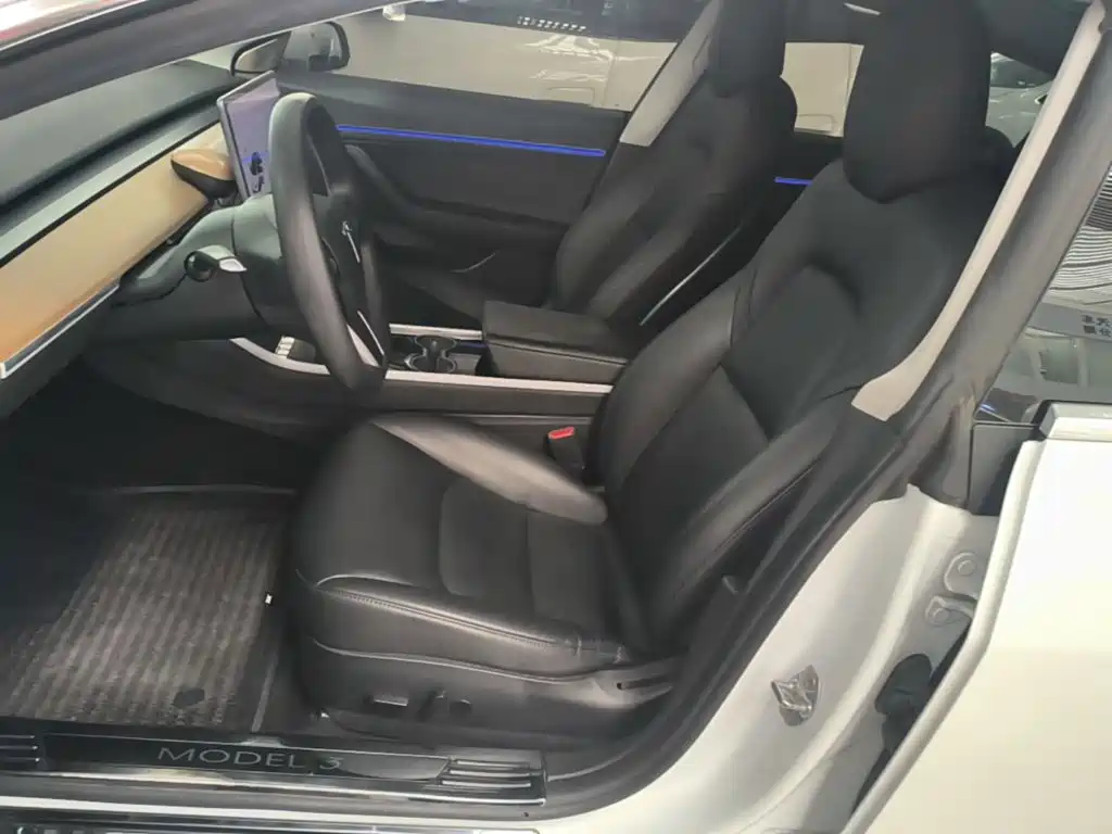 Tesla Model 3 — миниатюра 15